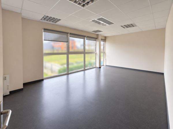 Location surface de bureaux au sein d'un immeuble de 2246 m2, Zone du Tilloy à Beauvais