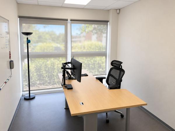 Location surface de bureaux au sein d'un immeuble de 2246 m2, Zone du Tilloy à Beauvais