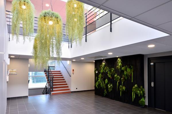 Location surface de bureaux au sein d'un immeuble de 2246 m2, Zone du Tilloy à Beauvais
