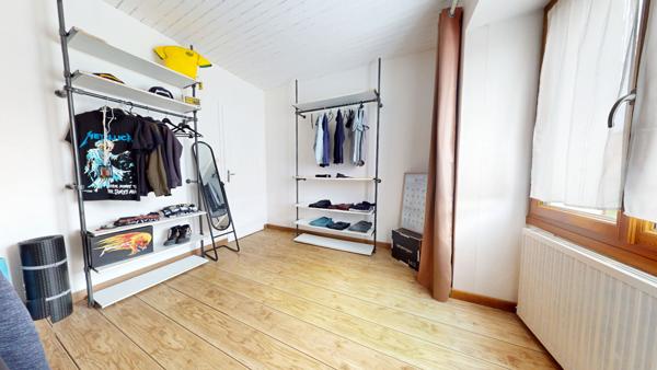 VIVONNE - MAISON DE CHARME - 4 CHAMBRES - GARAGE