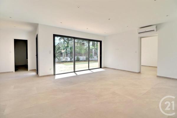 Maison à vendre  4 pièces - 103 m2 ROQUEBRUNE SUR ARGENS - 83