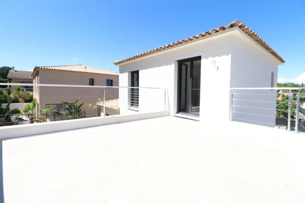Maison à vendre  4 pièces - 103 m2 ROQUEBRUNE SUR ARGENS - 83