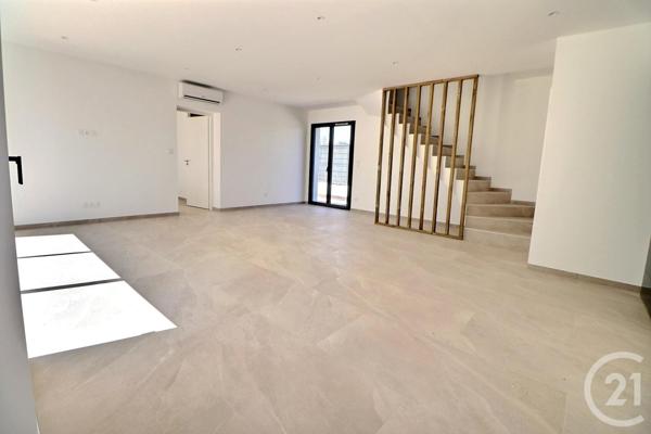 Maison à vendre  4 pièces - 103 m2 ROQUEBRUNE SUR ARGENS - 83