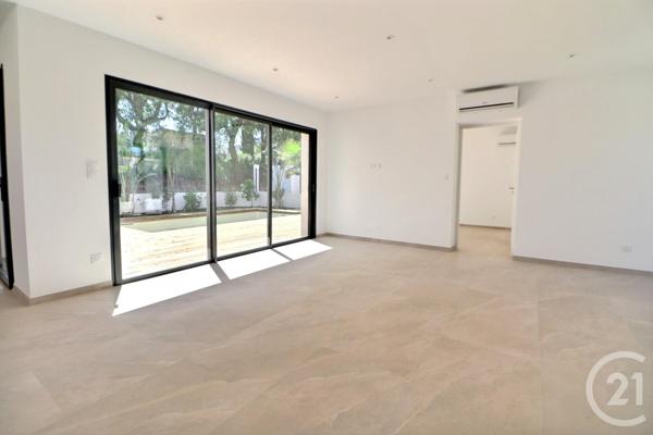 Maison à vendre  4 pièces - 103 m2 ROQUEBRUNE SUR ARGENS - 83