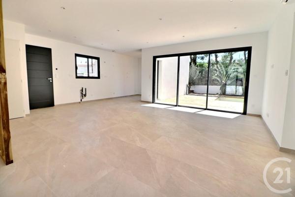 Maison à vendre  4 pièces - 103 m2 ROQUEBRUNE SUR ARGENS - 83