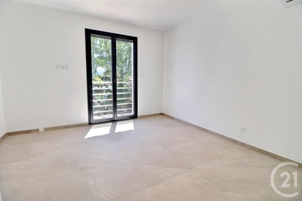 Maison à vendre  4 pièces - 103 m2 ROQUEBRUNE SUR ARGENS - 83