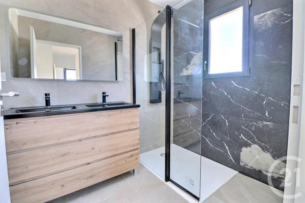 Maison à vendre  4 pièces - 103 m2 ROQUEBRUNE SUR ARGENS - 83