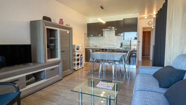 LA ROCHELLE QUARTIER LES MINIMES - APPARTEMENT LUMINEUX AVEC VUE SUR LE PORT DE PLAISANCE  La rochelle