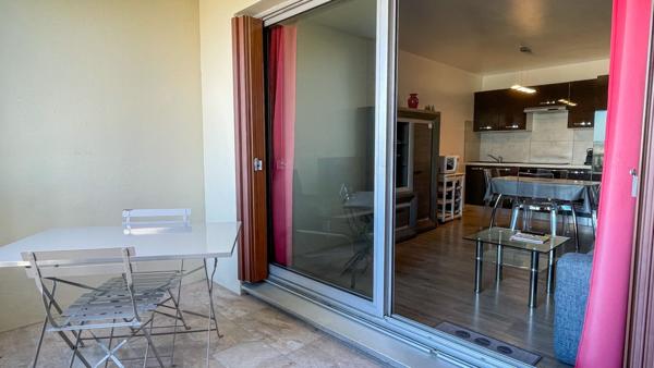 LA ROCHELLE QUARTIER LES MINIMES - APPARTEMENT LUMINEUX AVEC VUE SUR LE PORT DE PLAISANCE  La rochelle