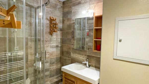 LA ROCHELLE QUARTIER LES MINIMES - APPARTEMENT LUMINEUX AVEC VUE SUR LE PORT DE PLAISANCE  La rochelle