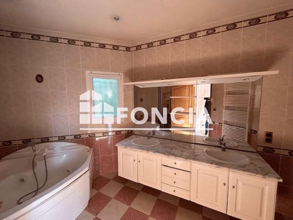 À vendre Maison 4 pièces 138 m² - Orange 84100