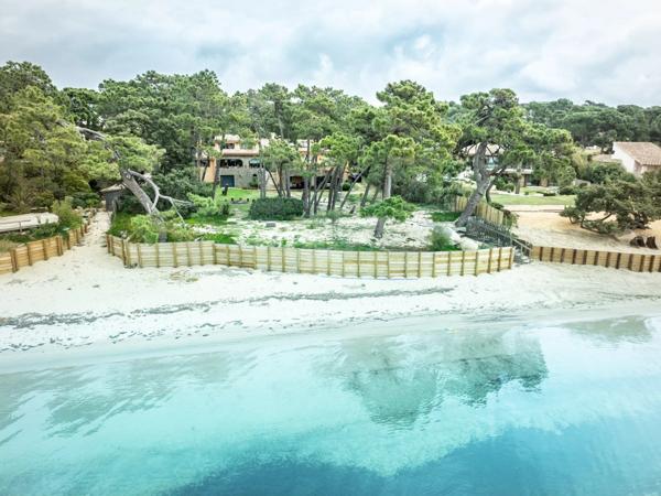Corse : Calla Rossa, 2 villas pieds dans l'eau, accès direct plage