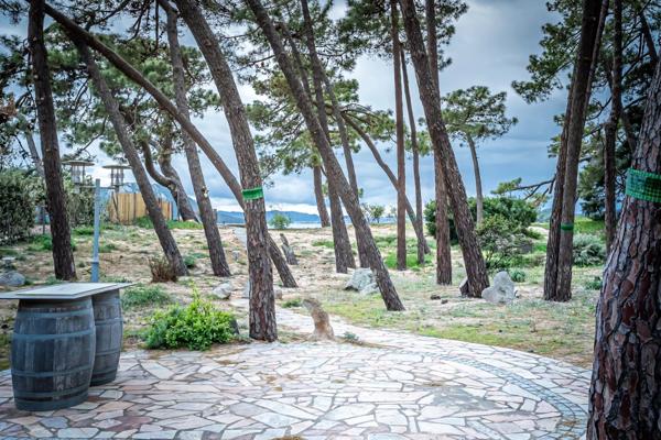 Corse : Calla Rossa, 2 villas pieds dans l'eau, accès direct plage