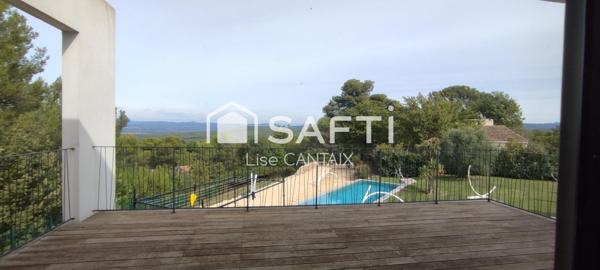 Villa charmante de 272m2 avec piscine mirroir dans un coin calme et forestier.