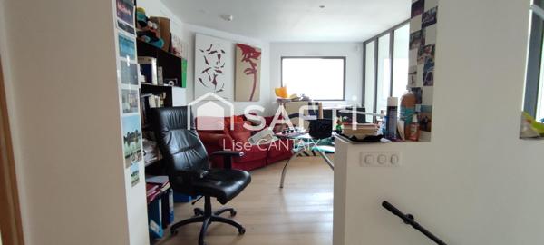 Villa charmante de 272m2 avec piscine mirroir dans un coin calme et forestier.