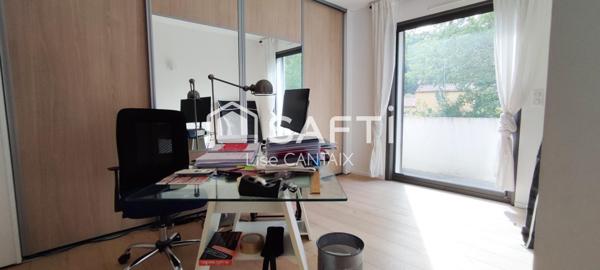 Villa charmante de 272m2 avec piscine mirroir dans un coin calme et forestier.