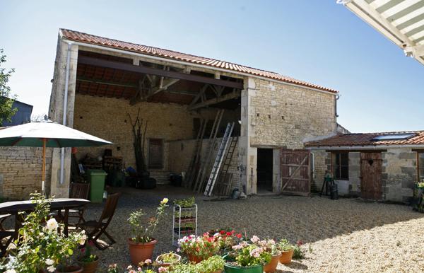 Maison à vendre à Fontaine-Chalendray (17510) - Charente-Maritime