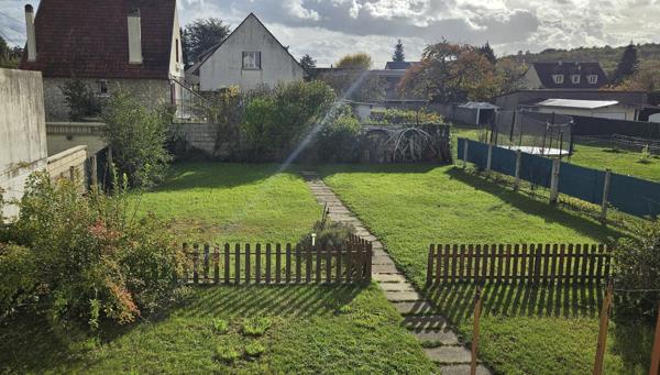 Centre ville, gare et forêt maison en pierre 97 m2