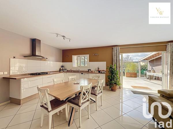 Maison à vendre 7 pièces 151 m² Saint-Mathieu-de-Tréviers