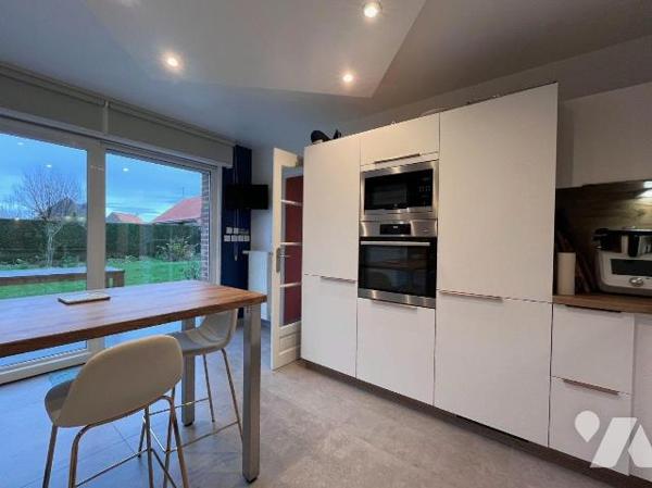 COUP DE COEUR !! Nouveauté !!  À vendre à Hazebrouck !
Sur une parcelle d'environ 600m², en qu...