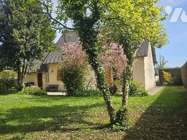 Située à proximité des écoles et des transports, maison de 1989 sans vis-à-vis.