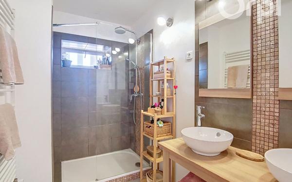 Appartement à vendre    3 pièces • 56,30 m2 Le Pradet