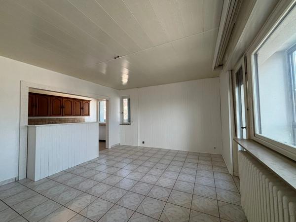 À LOUER – Appartement F4 avec 3 chambres, 2 balcons et cave à Nilvange
