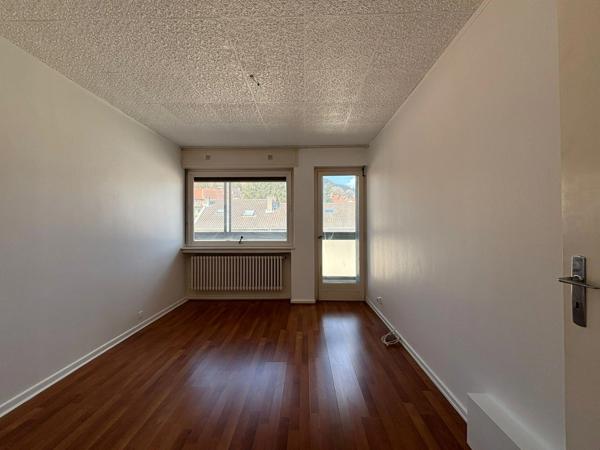 À LOUER – Appartement F4 avec 3 chambres, 2 balcons et cave à Nilvange