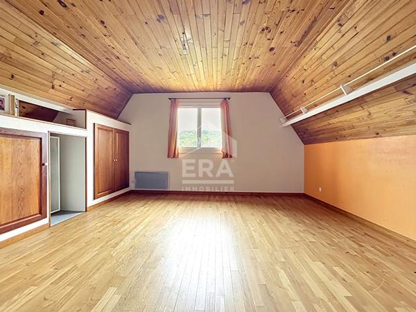 Brières-les-Scellés ? Maison familiale de 120 m² avec sous-sol total, dépendance et terrain de 900 m²