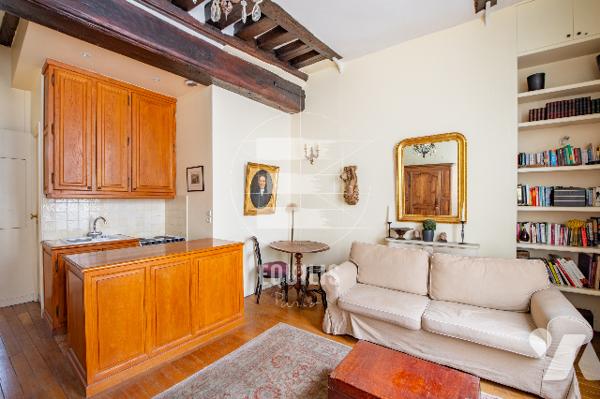 Appartement de charme au cœur de l'authentique Île Saint-Louis.