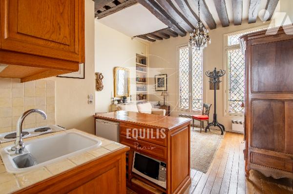 Appartement de charme au cœur de l'authentique Île Saint-Louis.