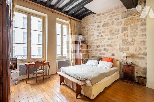 Appartement de charme au cœur de l'authentique Île Saint-Louis.