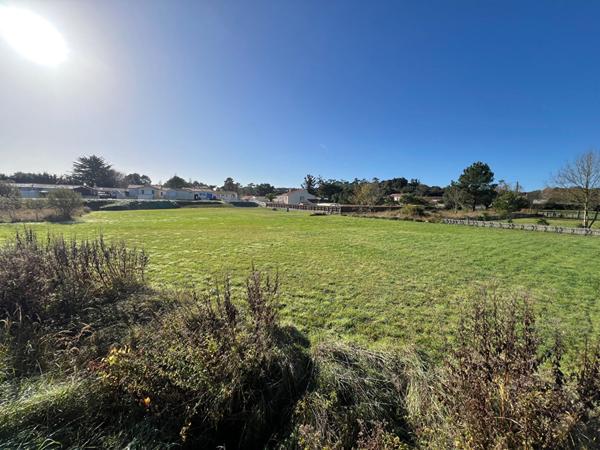 Terrain Longeville Sur Mer 1699 m2