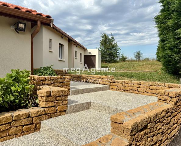 Maison à DOMMARTIN, 69380 - 8 pièces 248m²