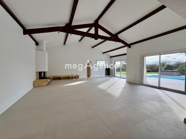 Maison à DOMMARTIN, 69380 - 8 pièces 248m²