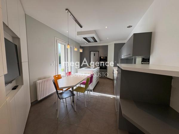 Maison à DOMMARTIN, 69380 - 8 pièces 248m²