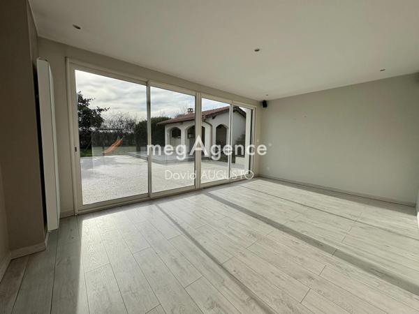 Maison à DOMMARTIN, 69380 - 8 pièces 248m²