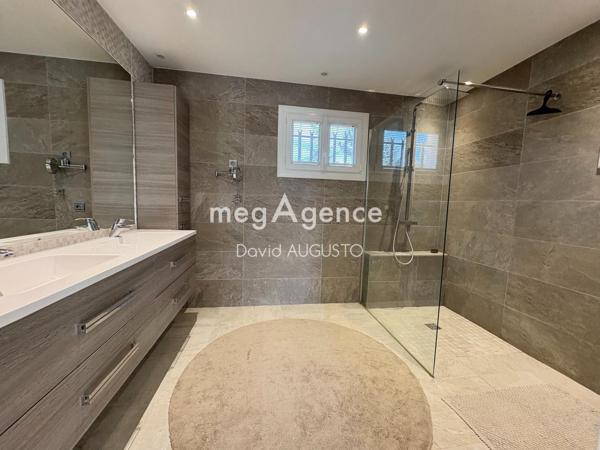 Maison à DOMMARTIN, 69380 - 8 pièces 248m²