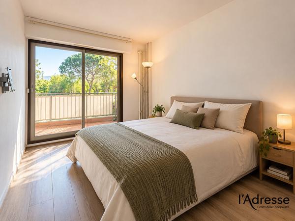 SECTEUR RECHERCHE! Beau 2 pièces de 44m² avec parking et Cave Plage et commerces à pied !