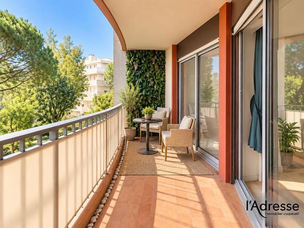 SECTEUR RECHERCHE! Beau 2 pièces de 44m² avec parking et Cave Plage et commerces à pied !