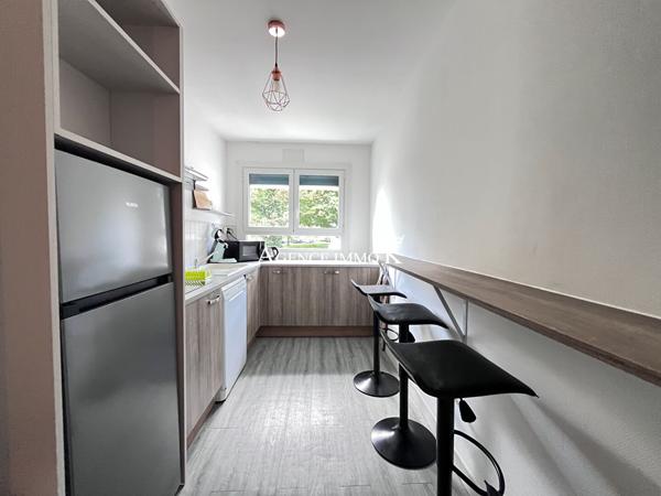 POITIERS - APPRTEMENT DE T4 PROCHE COMMERCES , Poitiers