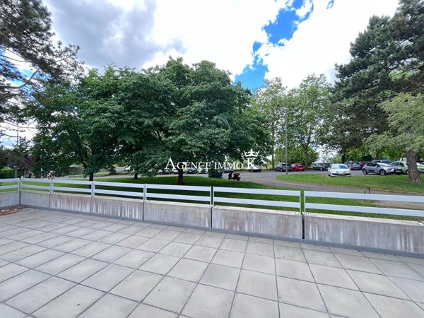 POITIERS - APPRTEMENT DE T4 PROCHE COMMERCES , Poitiers