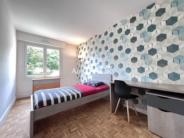 POITIERS - APPRTEMENT DE T4 PROCHE COMMERCES , Poitiers