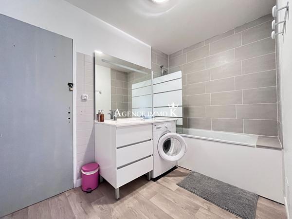 POITIERS - APPRTEMENT DE T4 PROCHE COMMERCES , Poitiers