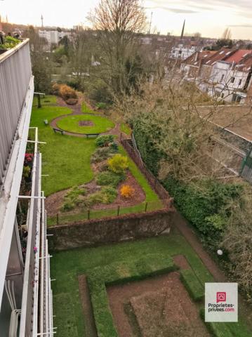 MARCQ EN BAROEUL (59700) Croisé Laroche, joli appartement T2 de 45,5m2 avec balcon, parking commun privatif, jardin commun