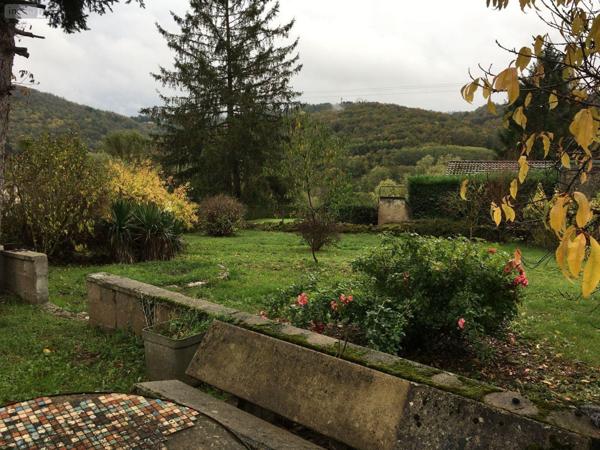 Maison rurale à vendre à Saint-Sernin-du-Bois en Saône-et-Loire (71200), ref : 13744/300