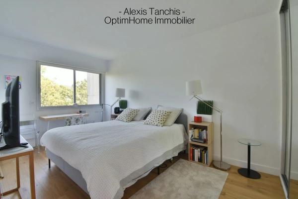 Lille Centre / Square Foch – Appartement T3 rénové avec balcon au 7ᵉ étage