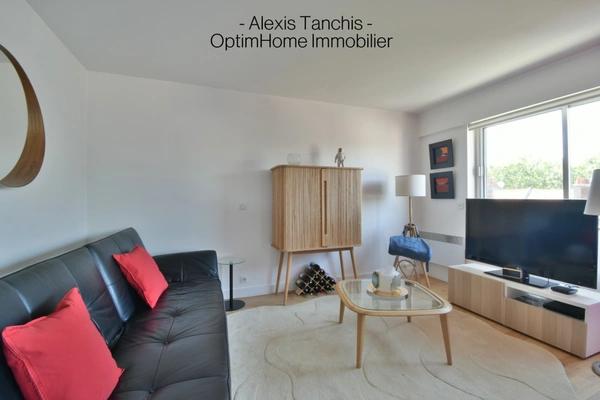 Lille Centre / Square Foch – Appartement T3 rénové avec balcon au 7ᵉ étage