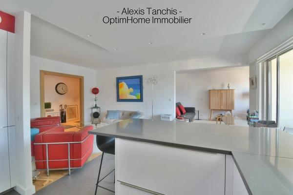 Lille Centre / Square Foch – Appartement T3 rénové avec balcon au 7ᵉ étage