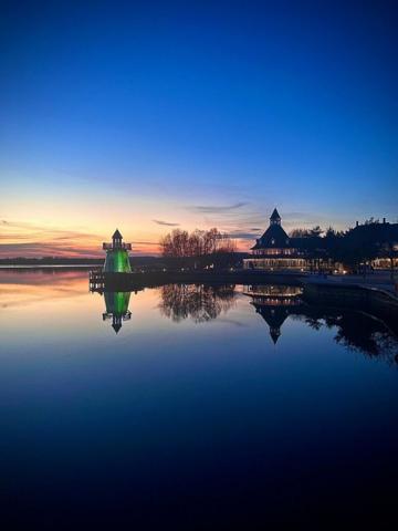 INVESTISSEMENT LOCATIF – CHAMOUILLE – Résidence de tourisme Center Parcs Le Lac d'Ailette - 7 % de rentabilité
